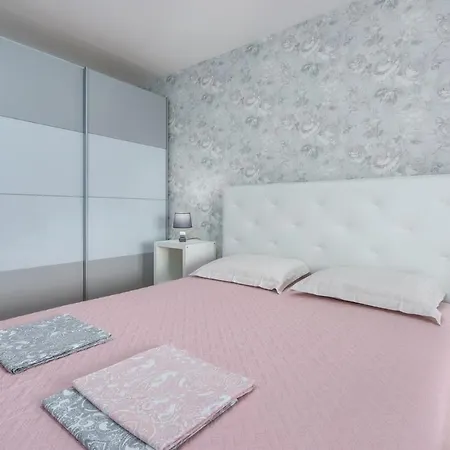 Apartment Maj ポレッチ