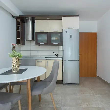 Apartment Maj * ポレッチ